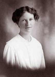 Esther Carson Winans